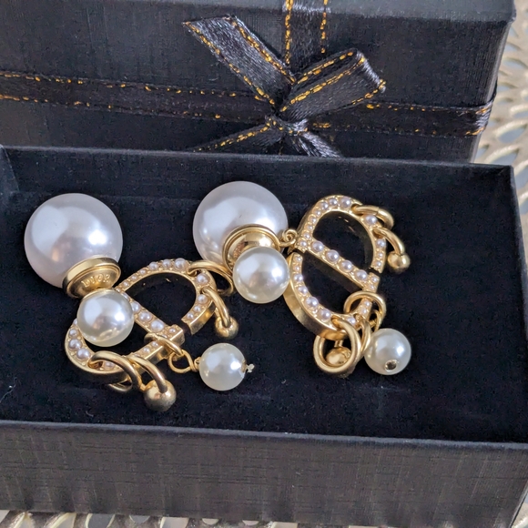 Dior Gold and Pearl Women's Jewelry - Picture 1 of 5